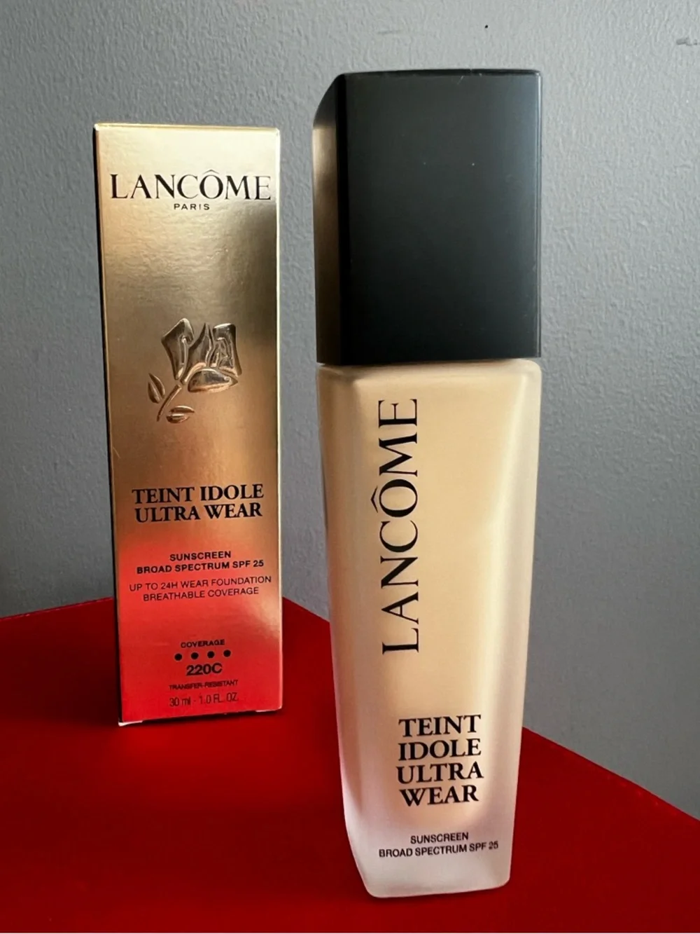 Lancôme's Teint Idole Ultra Wear Full Coverage Foundation 220C is NWB